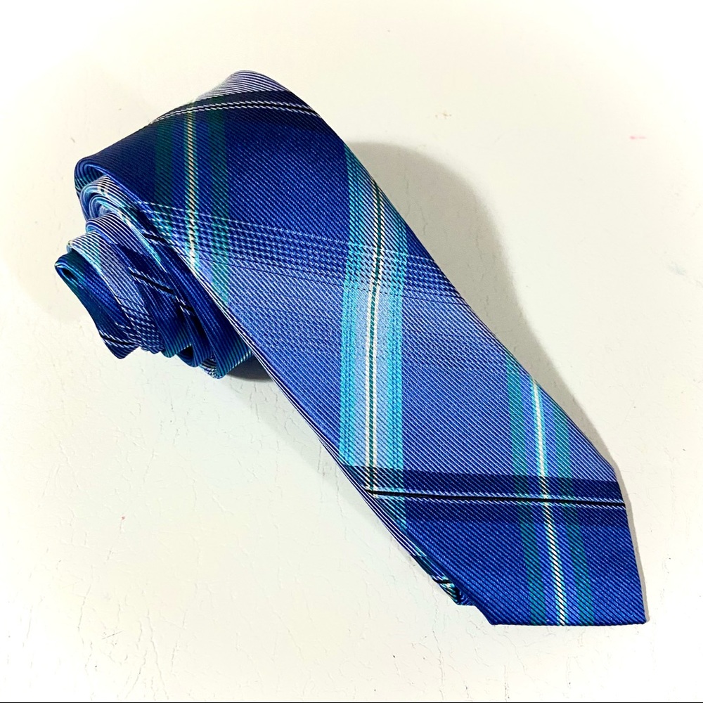 Like new! Classic Vince Camuto summer plaid 100% silk tie